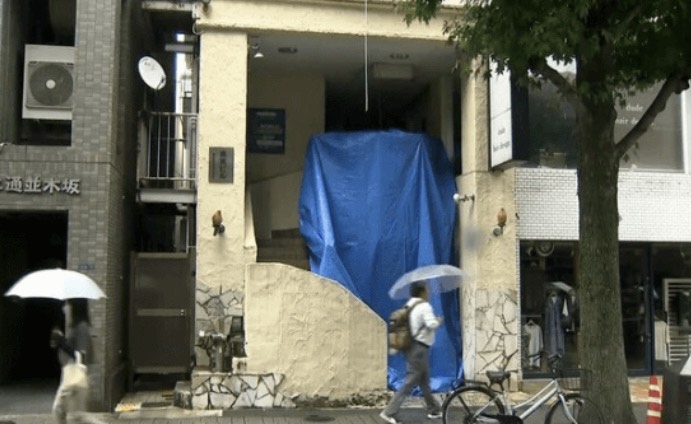 熊本市中央区の雑居ビルで全身を布で巻かれた状態で遺体で発見